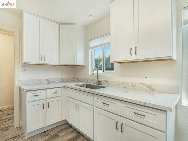 27 Spruce, Brentwood, CA | Brentwood. Photo 12 of 50