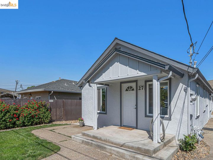 27 Spruce, Brentwood, CA | Brentwood. Photo 3 of 50
