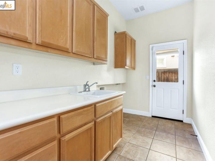 2859 Peace Ln, Brentwood, CA | Rose Garden. Photo 16 of 33