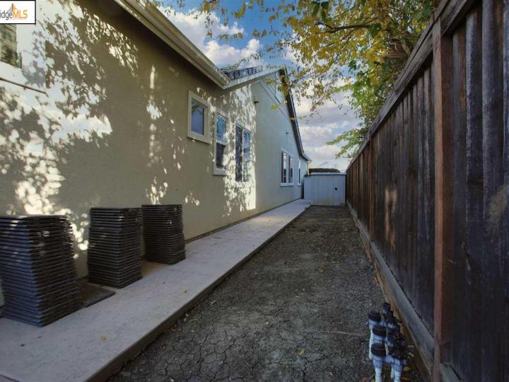 2859 Peace Ln, Brentwood, CA | Rose Garden. Photo 32 of 33