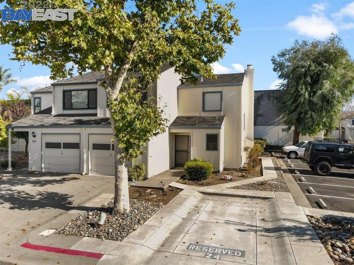 2877 Crystal Ct, Castro Valley, CA, 94546 Townhouse. Photo 26 of 27