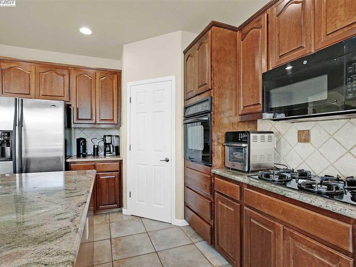 317 Brighton Ct, Discovery Bay, CA | Ravenswood. Photo 12 of 40