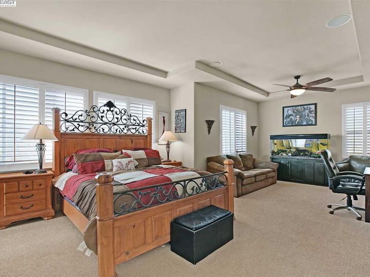 317 Brighton Ct, Discovery Bay, CA | Ravenswood. Photo 19 of 40