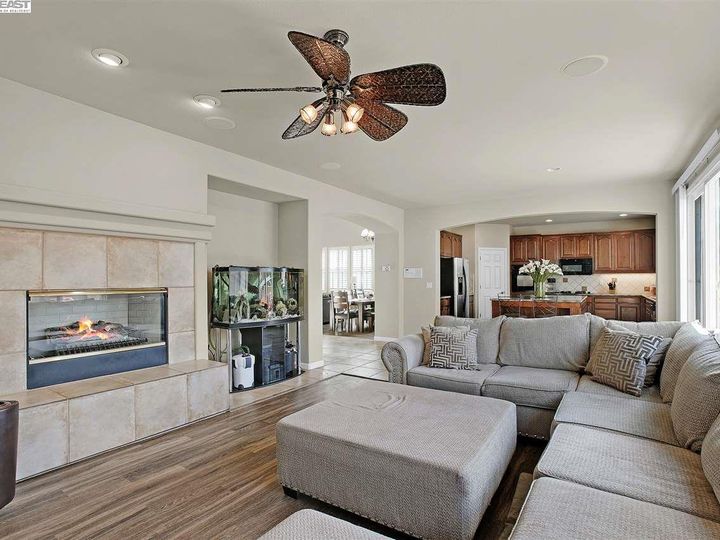 317 Brighton Ct, Discovery Bay, CA | Ravenswood. Photo 7 of 40