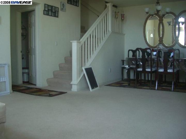 322 Clearpointe Dr, Vallejo, CA, 94591 Townhouse. Photo 4 of 9