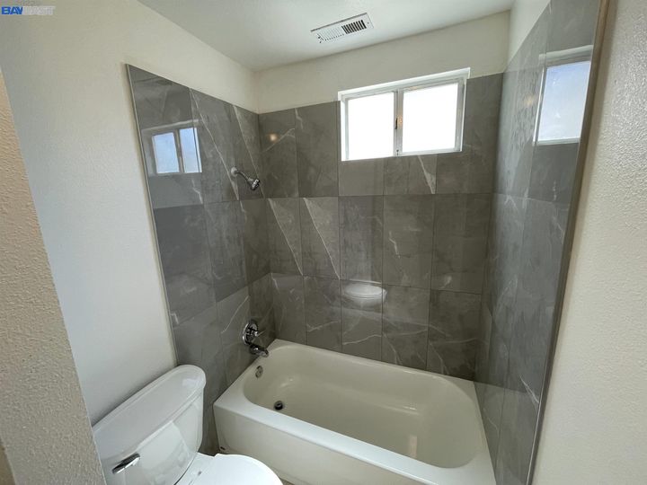 32510 Karen Ct, Union City, CA | Town & Country. Photo 14 of 37