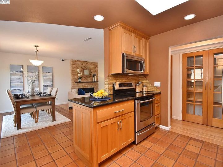 3468 Marques Ct, Castro Valley, CA | Lake Chabot. Photo 11 of 38