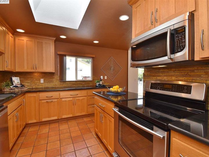 3468 Marques Ct, Castro Valley, CA | Lake Chabot. Photo 8 of 38