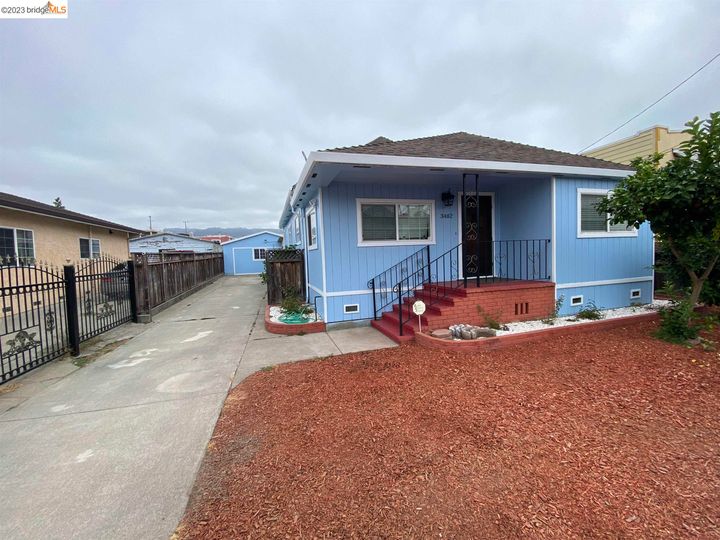 3482 Paxton Ave, Oakland, CA | Fruitvale Area. Photo 1 of 15