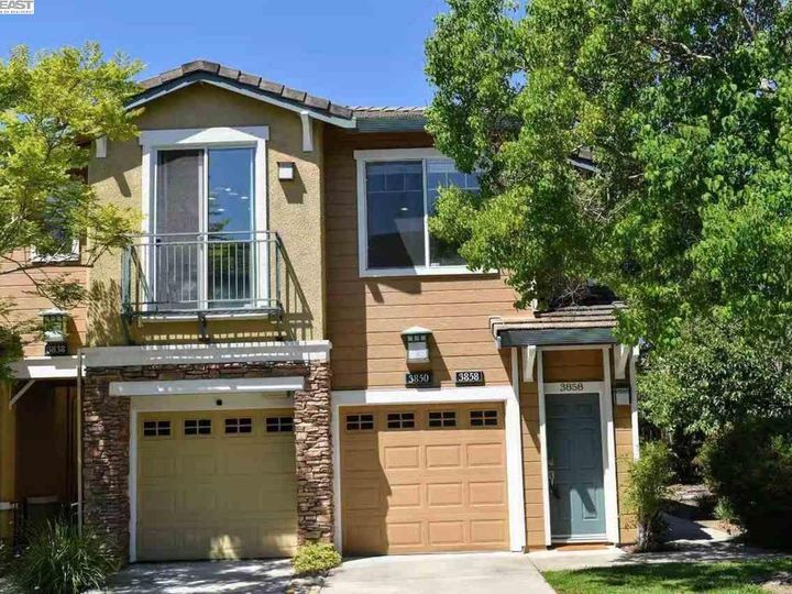 3858 N Canyon Ct, Castro Valley, CA, 94552 Townhouse. Photo 1 of 28
