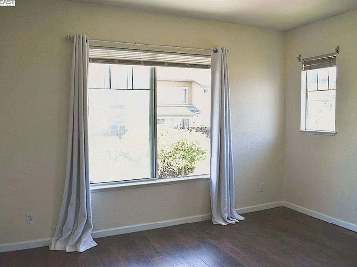 3858 N Canyon Ct, Castro Valley, CA, 94552 Townhouse. Photo 20 of 28