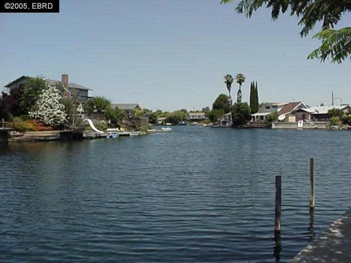4 Lake S Ct Antioch CA Home. Photo 2 of 3