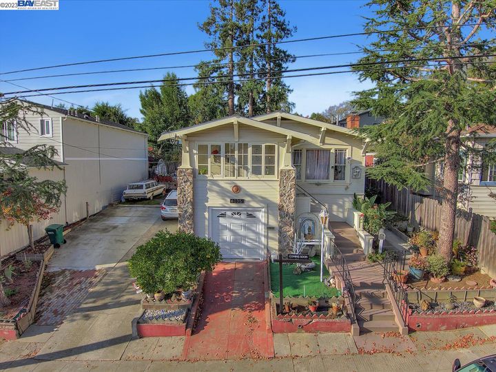 4035 Magee Ave, Oakland, CA | Redwood Heights. Photo 1 of 58