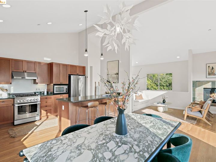4260 Harbor View Ave, Oakland, CA | Redwood Heights. Photo 12 of 60
