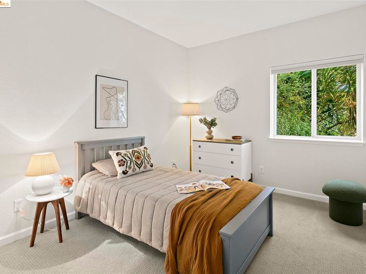 4260 Harbor View Ave, Oakland, CA | Redwood Heights. Photo 15 of 60