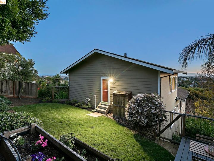4260 Harbor View Ave, Oakland, CA | Redwood Heights. Photo 28 of 60