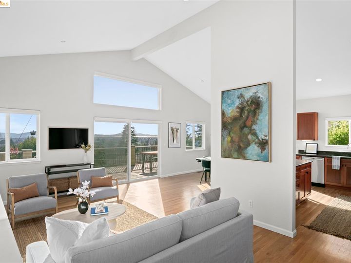 4260 Harbor View Ave, Oakland, CA | Redwood Heights. Photo 4 of 60