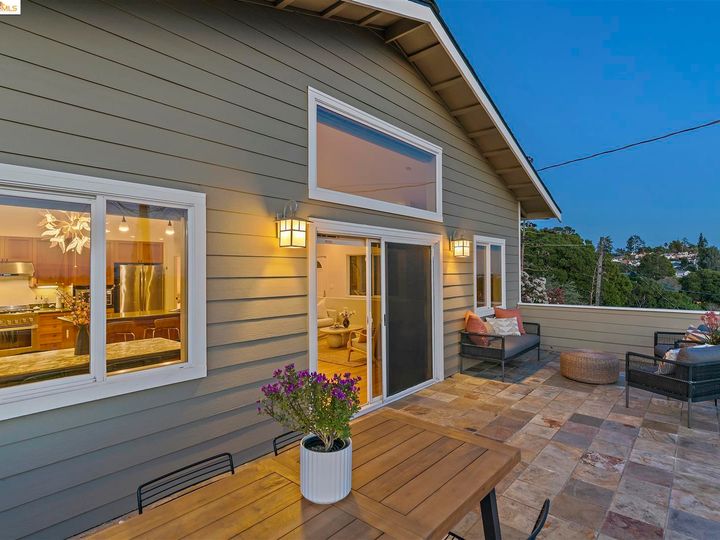 4260 Harbor View Ave, Oakland, CA | Redwood Heights. Photo 31 of 60