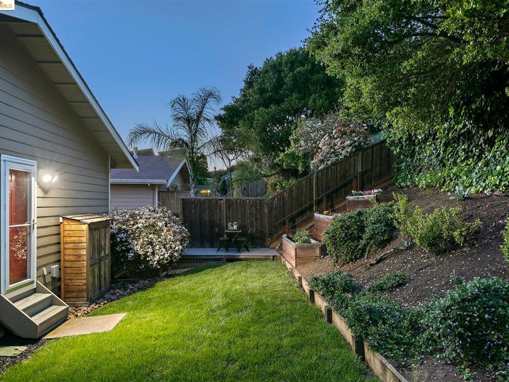 4260 Harbor View Ave, Oakland, CA | Redwood Heights. Photo 34 of 60