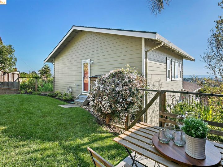 4260 Harbor View Ave, Oakland, CA | Redwood Heights. Photo 35 of 60