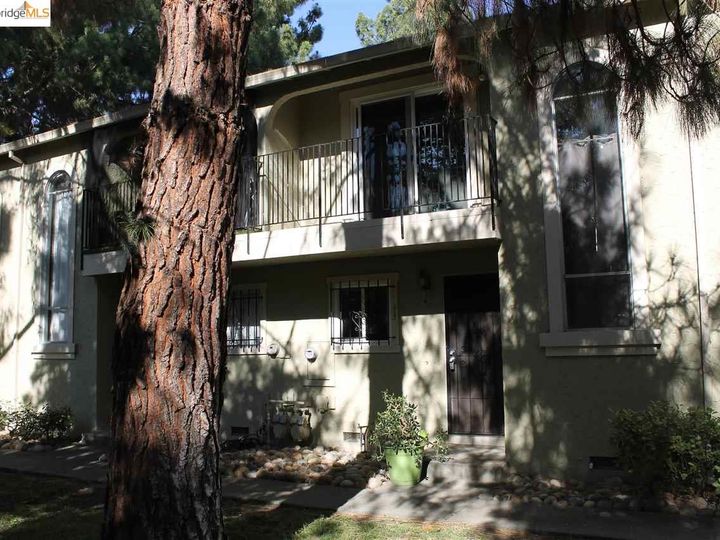 43 Meadowbrook Ave, Pittsburg, CA, 94565 Townhouse. Photo 1 of 25