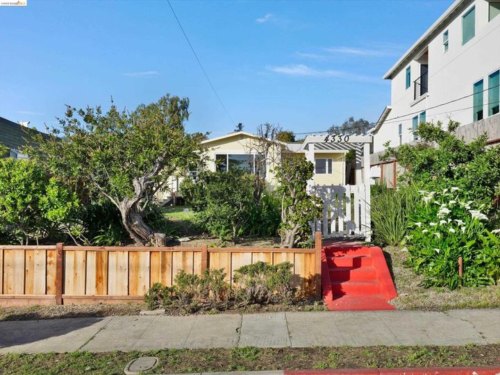 4330 Pampas Ave, Oakland, CA | Redwood Heights. Photo 26 of 42