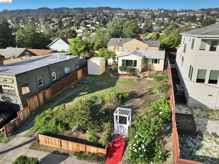 4330 Pampas Ave, Oakland, CA | Redwood Heights. Photo 32 of 42