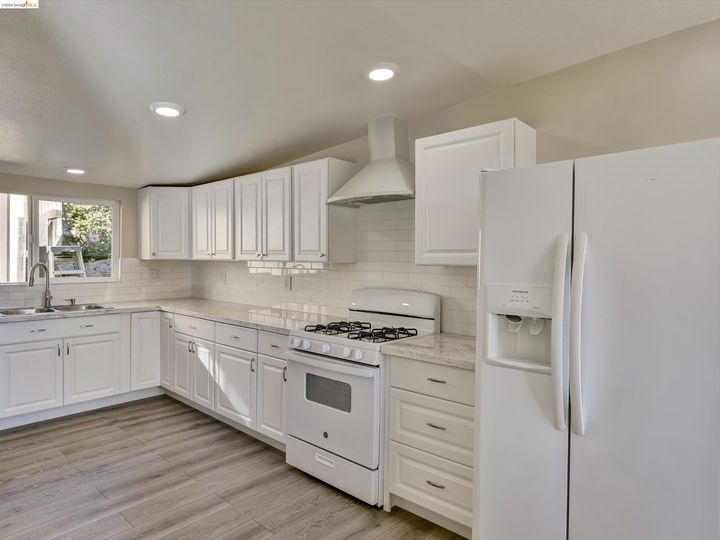4330 Pampas Ave, Oakland, CA | Redwood Heights. Photo 6 of 42