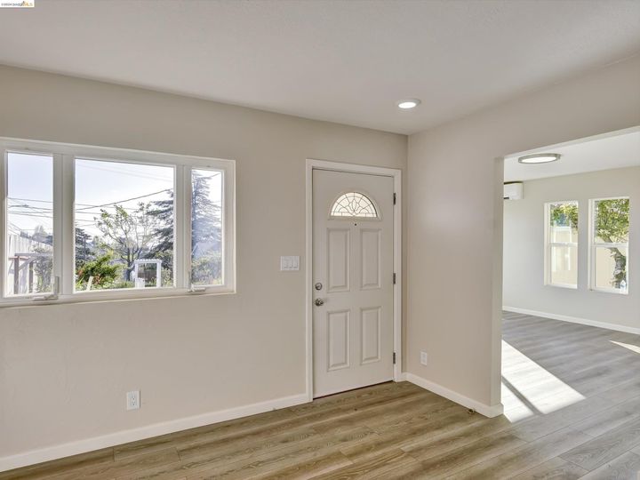 4330 Pampas Ave, Oakland, CA | Redwood Heights. Photo 9 of 42