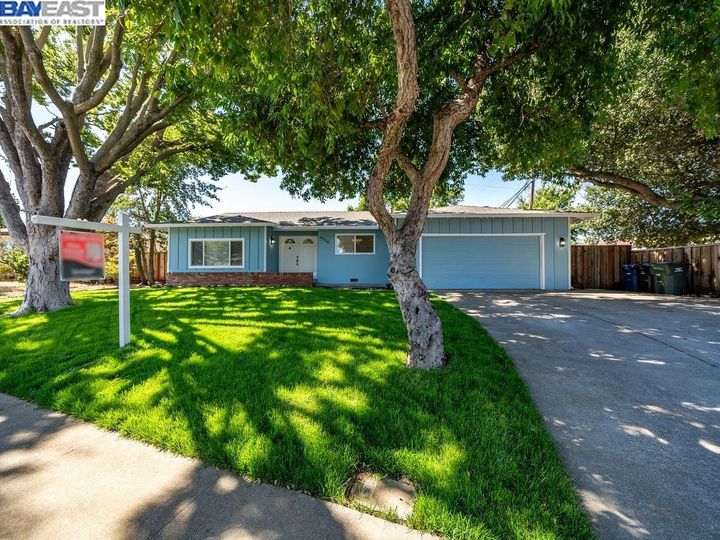 4336 Armand Dr, Concord, CA | Clayton Valley. Photo 2 of 32