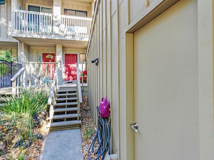 446 Sycamore Hill Dr, Danville, CA, 94526 Townhouse. Photo 4 of 38