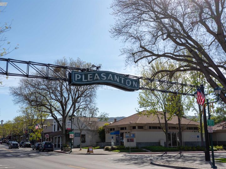 454 Los Rios Ct, Pleasanton, CA | Pleasanton Hills. Photo 46 of 49