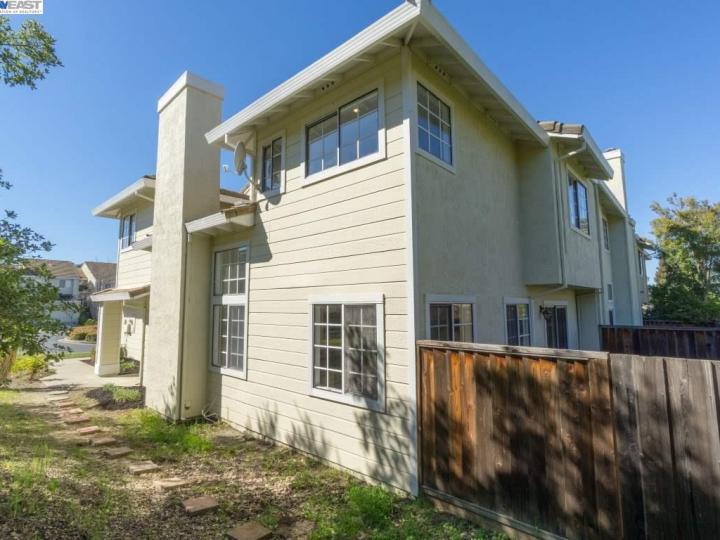 5253 Pebble Glen Dr, Concord, CA, 94521 Townhouse. Photo 11 of 13