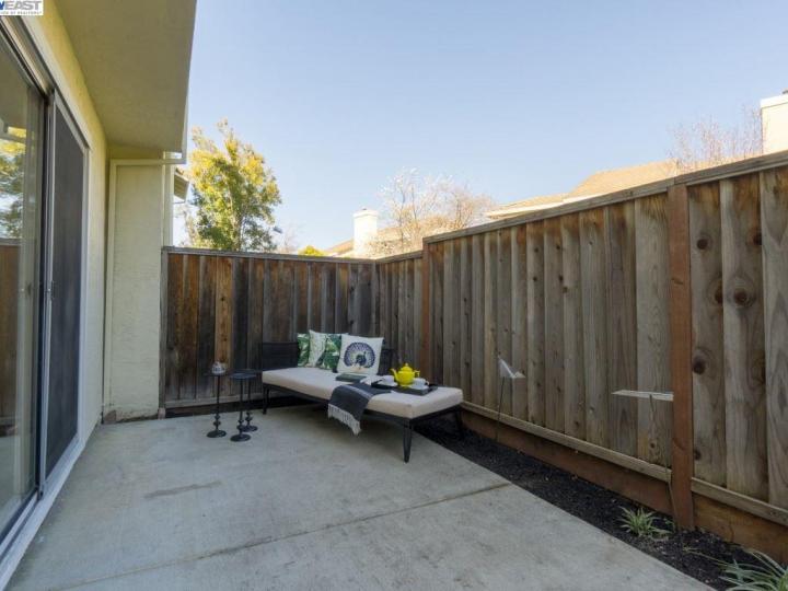 5253 Pebble Glen Dr, Concord, CA, 94521 Townhouse. Photo 10 of 13