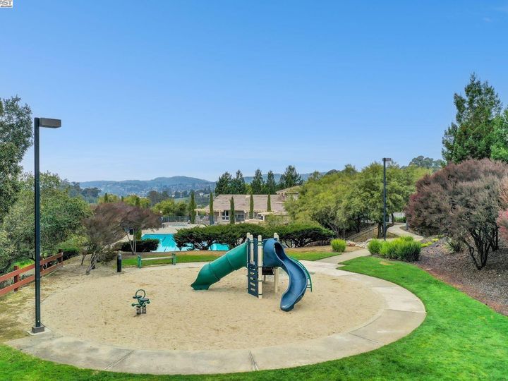 5292 Fairweather Ct, Castro Valley, CA | 5 Canyons. Photo 38 of 42