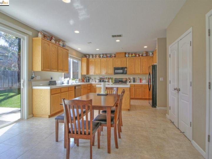 5364 Gold Creek Cir, Discovery Bay, CA | The Lakes. Photo 11 of 36
