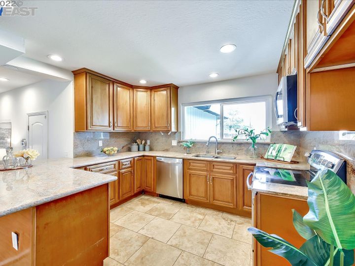 5364 Tanglewood Park Dr, Fremont, CA | Southpark. Photo 3 of 29