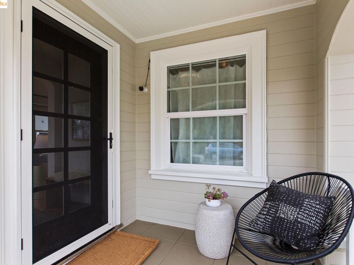 5515 Brookdale Ave, Oakland, CA | Mills Gardens. Photo 3 of 40