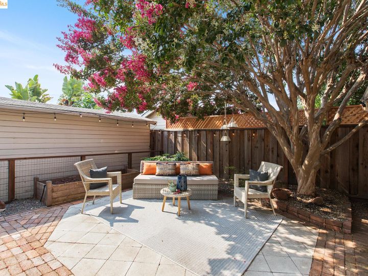 5515 Brookdale Ave, Oakland, CA | Mills Gardens. Photo 27 of 40