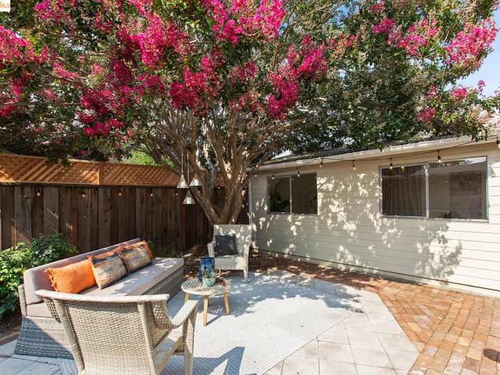 5515 Brookdale Ave, Oakland, CA | Mills Gardens. Photo 28 of 40