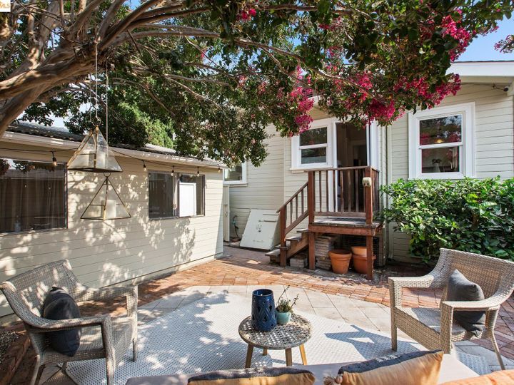 5515 Brookdale Ave, Oakland, CA | Mills Gardens. Photo 29 of 40