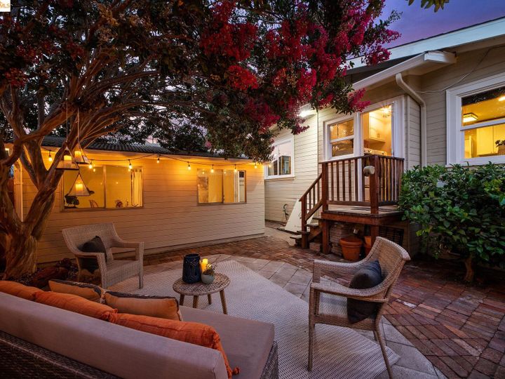 5515 Brookdale Ave, Oakland, CA | Mills Gardens. Photo 34 of 40