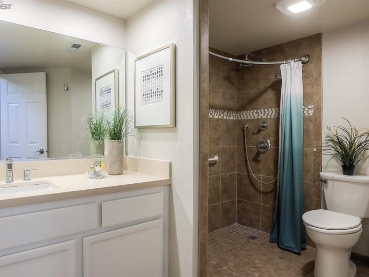 5900 Charter Oaks Dr, Castro Valley, CA | Columbia. Photo 27 of 55