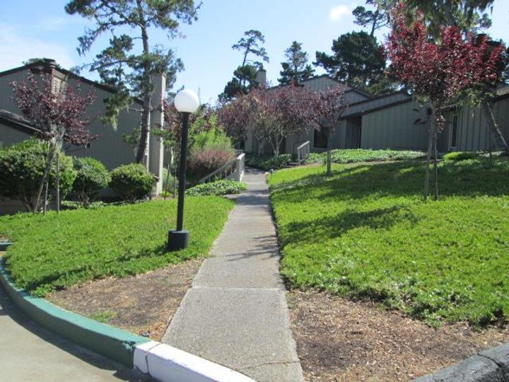 601 Sage Ct, Pacific Grove, CA, 93950 Townhouse. Photo 30 of 33