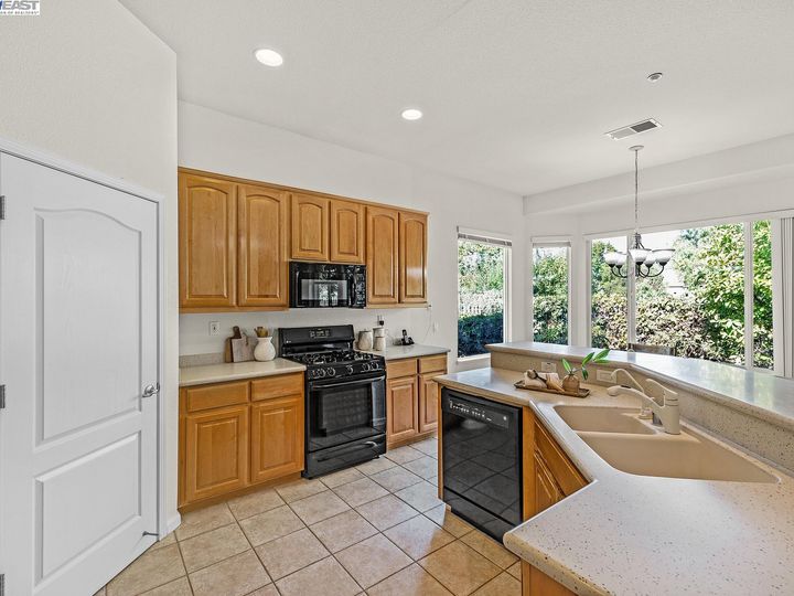 603 Pomona Dr, Brentwood, CA | Summerset 4. Photo 11 of 44