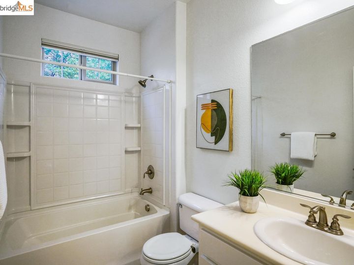 6047 Old Quarry Loop, Oakland, CA, 94605 Townhouse. Photo 29 of 51