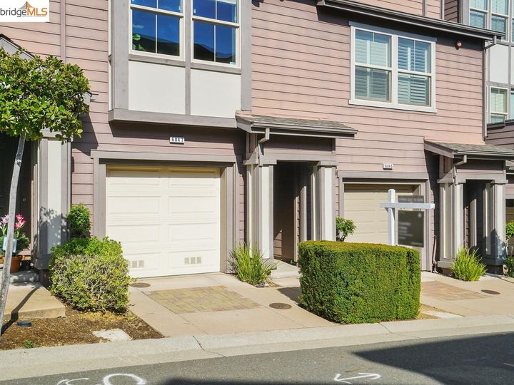 6047 Old Quarry Loop, Oakland, CA, 94605 Townhouse. Photo 47 of 51