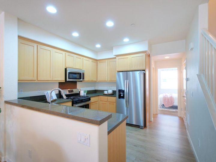 691 N Capitol Ave #4, San Jose, CA, 95133 Townhouse. Photo 12 of 58