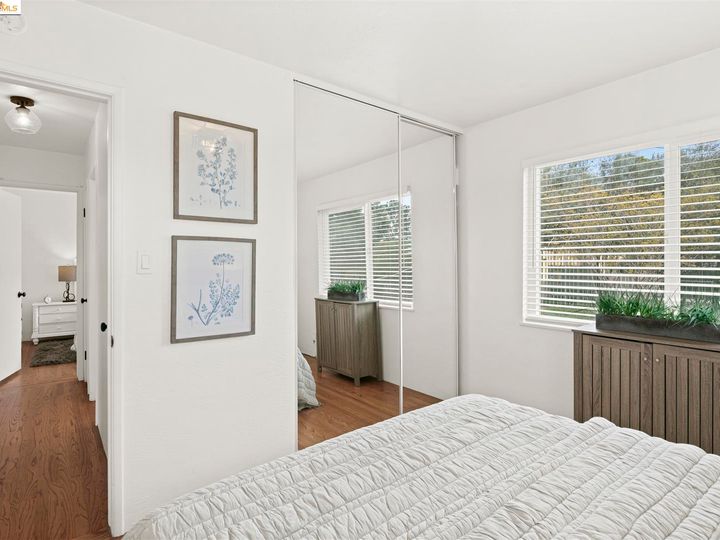 8 Whitmore Pl, Oakland, CA | . Photo 13 of 59