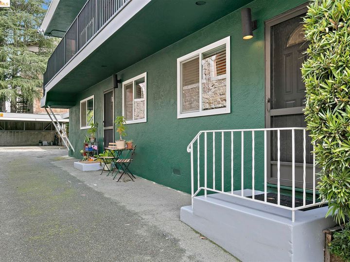 8 Whitmore Pl, Oakland, CA | . Photo 16 of 59